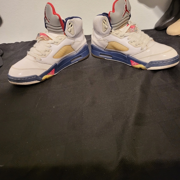 Patent Nike Air Jordan 5 Retro with reflective tongue - Picture 2 of 8